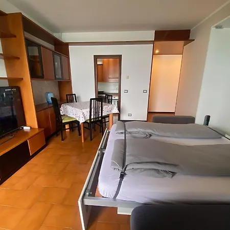 Apartament Lube *